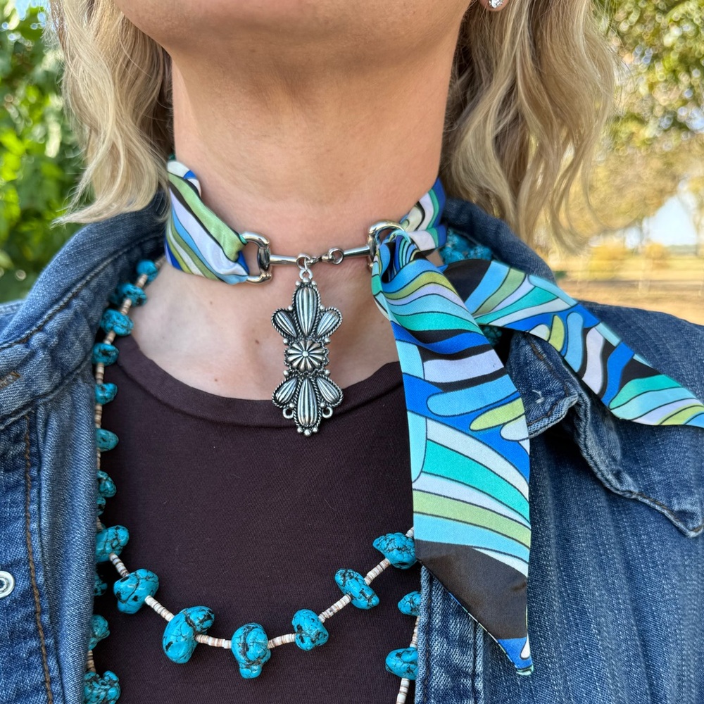 Silver Floral Pendant Twilly Choker Necklace